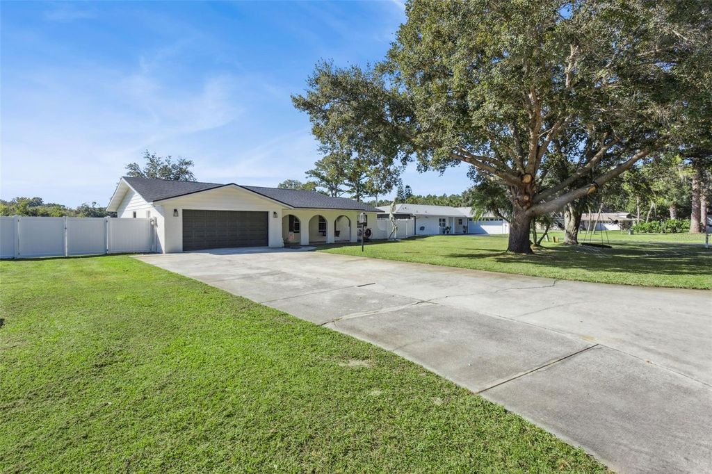 Photo of 27922 Tammi Drive, Tavares, FL 32778 (MLS # O6352517)