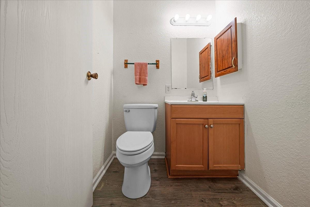 TOWERING OAKS - Residential