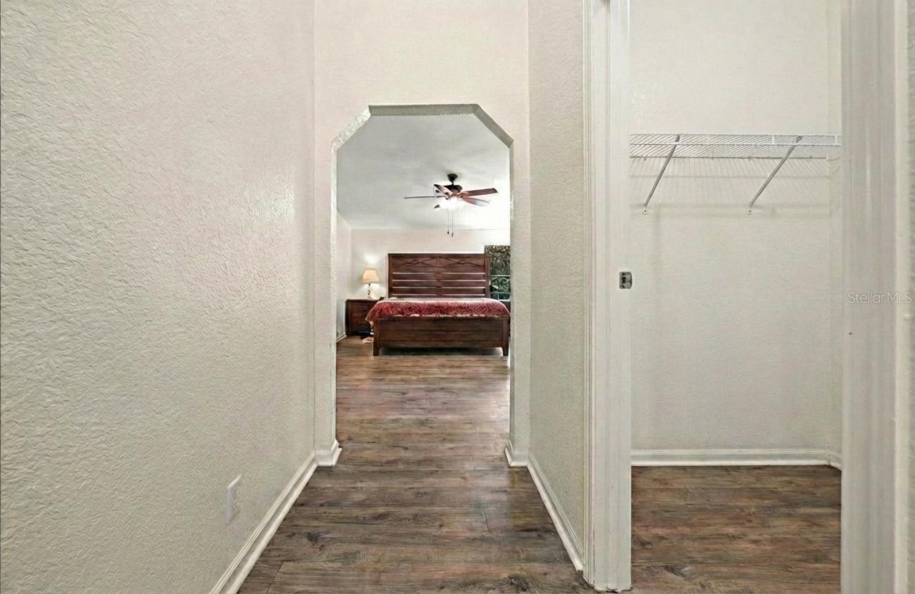 TOWERING OAKS - Residential