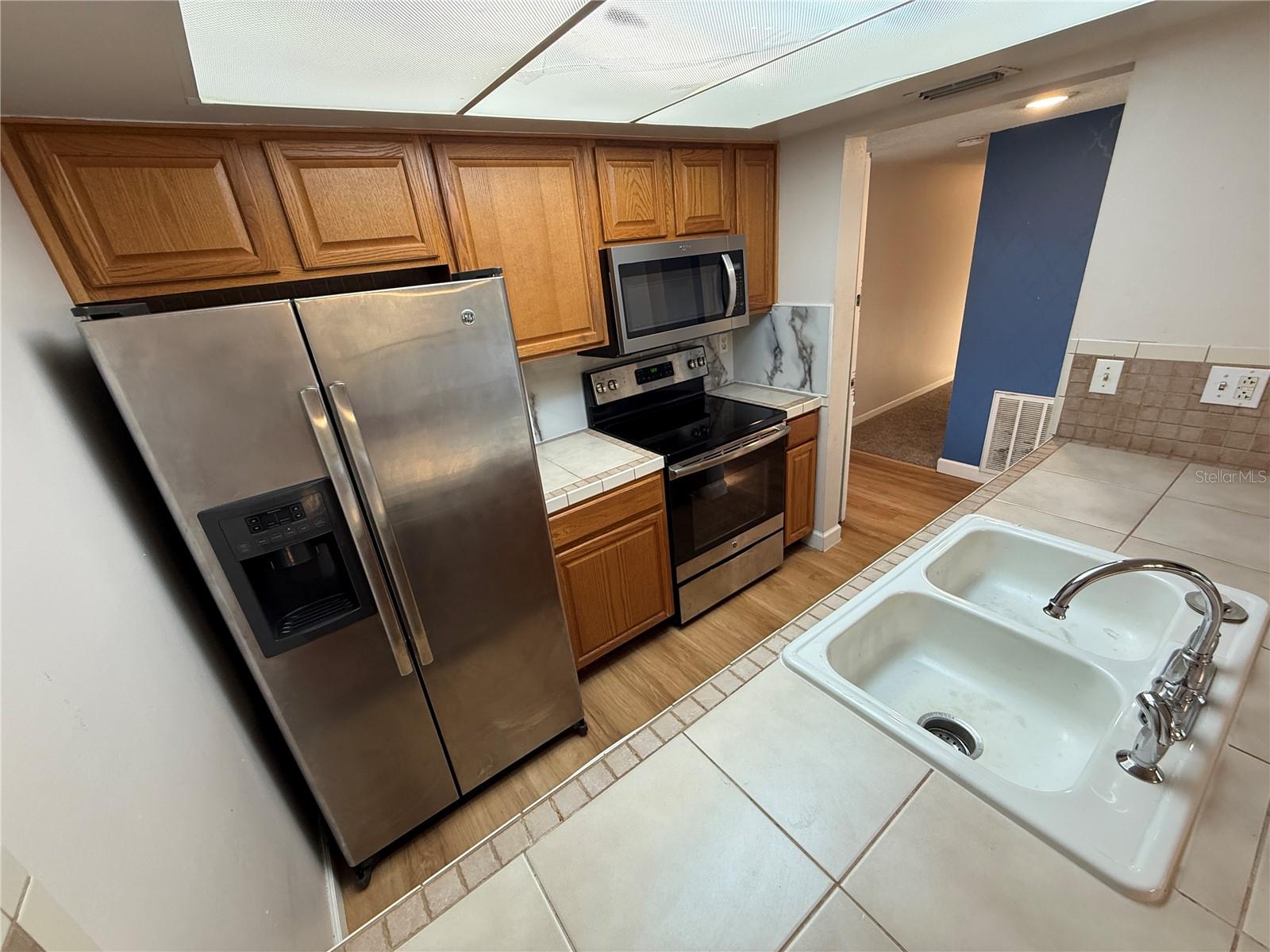 WINDHOVER CONDO - Residential Lease