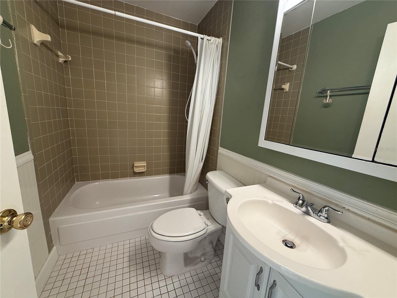 WINDHOVER CONDO - Residential Lease