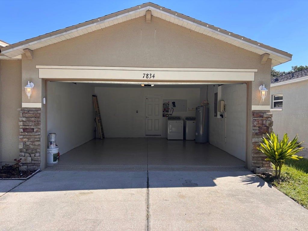 Photo of 7834 Carriage Pointe Drive, Gibsonton, FL 33534 (MLS # TB8555725)