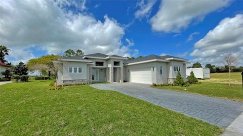 A home in LAKE ALFRED