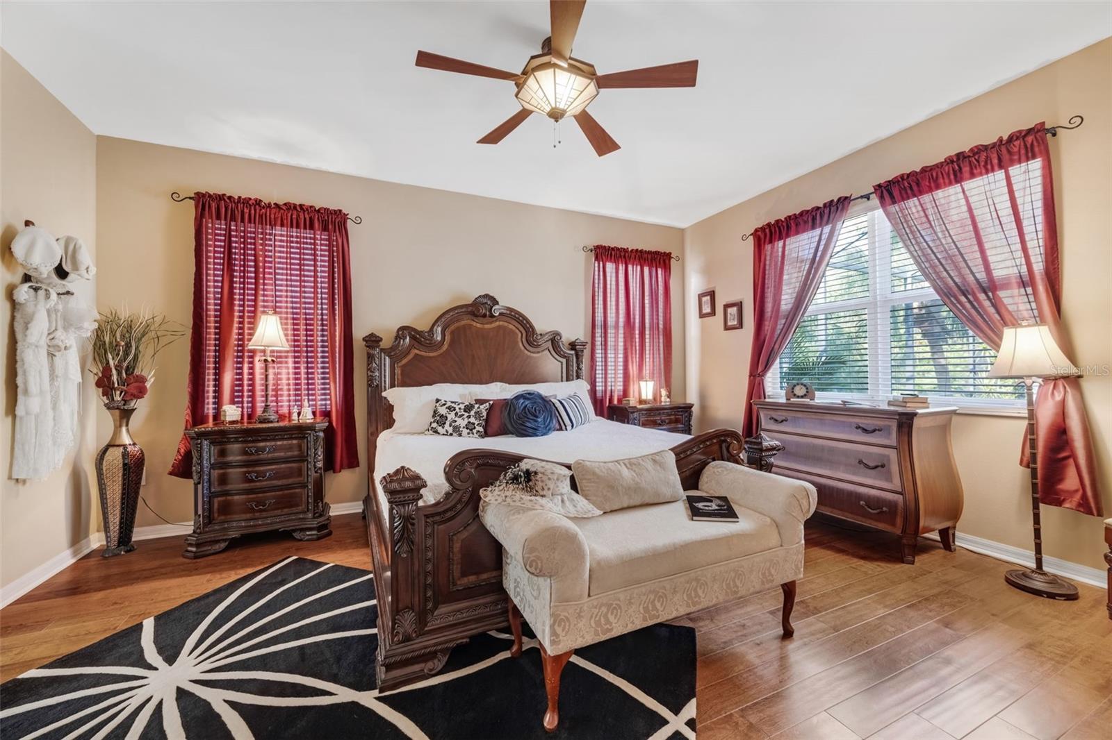 11011 ROCKLEDGE VIEW DR.