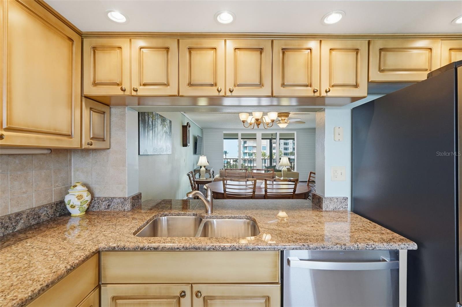 THE HARBOUR CONDOS - Residential