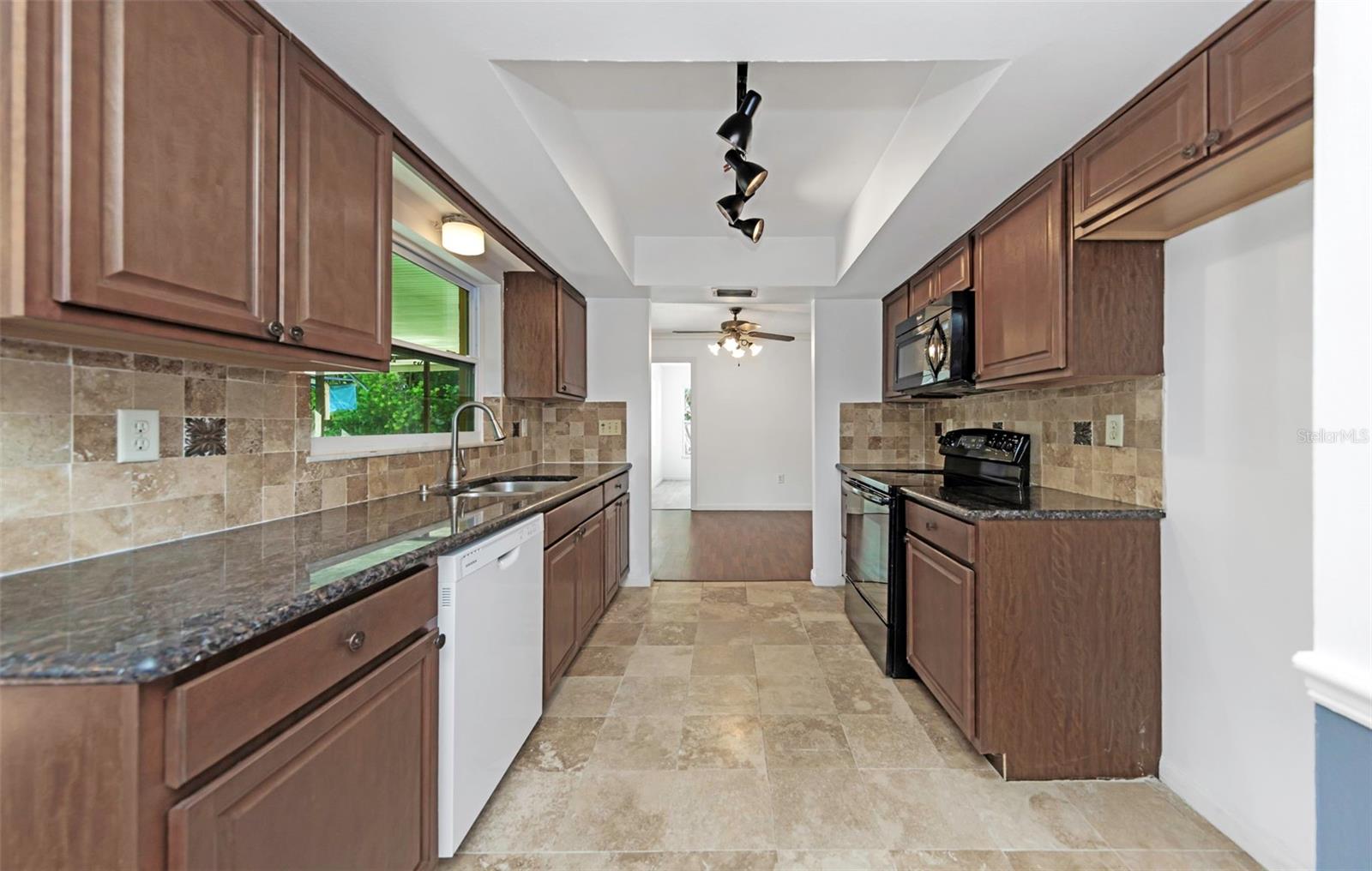 WILSHIRE ESTATES II - Residential