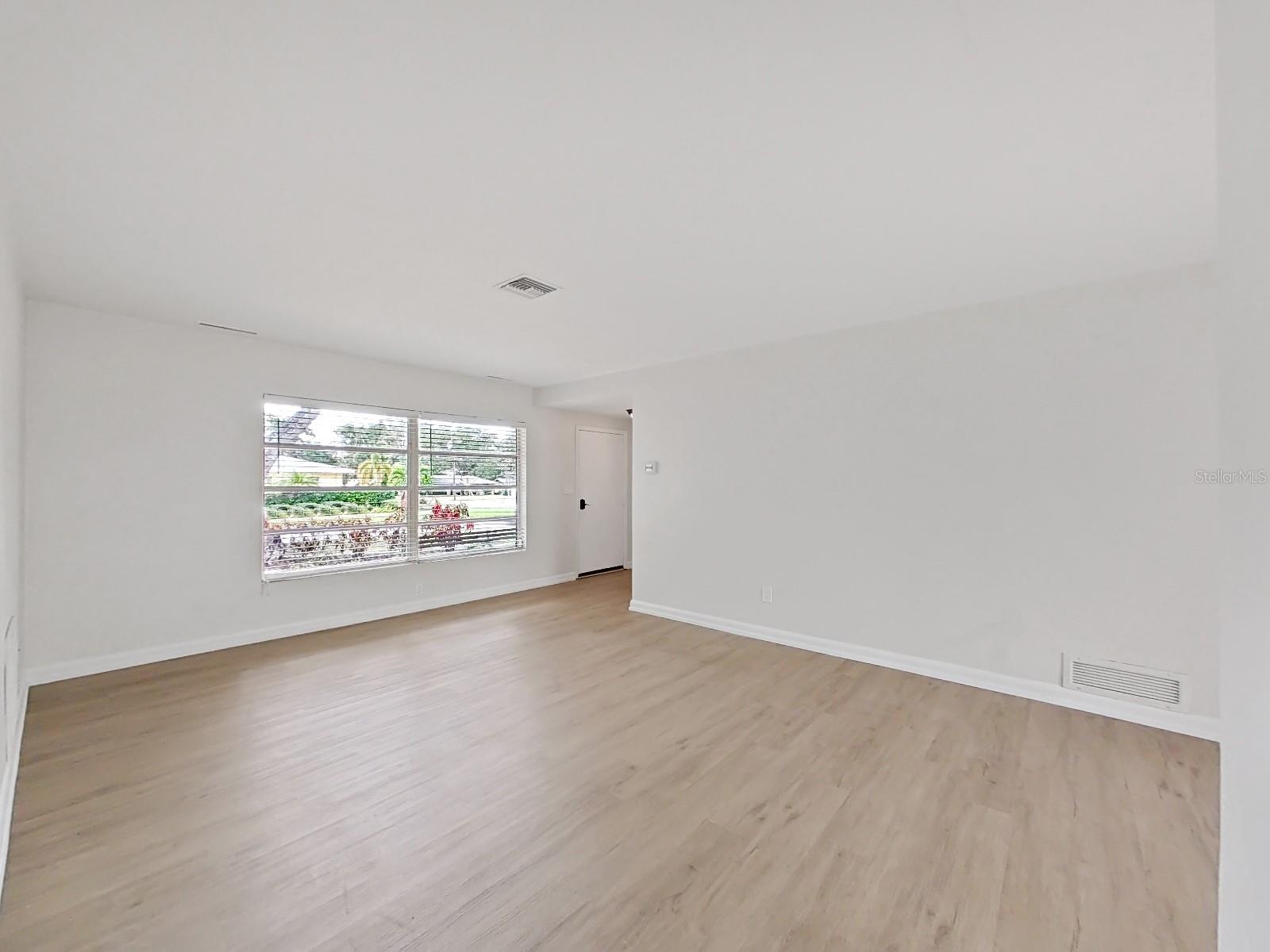 1701 LAURIE LANE