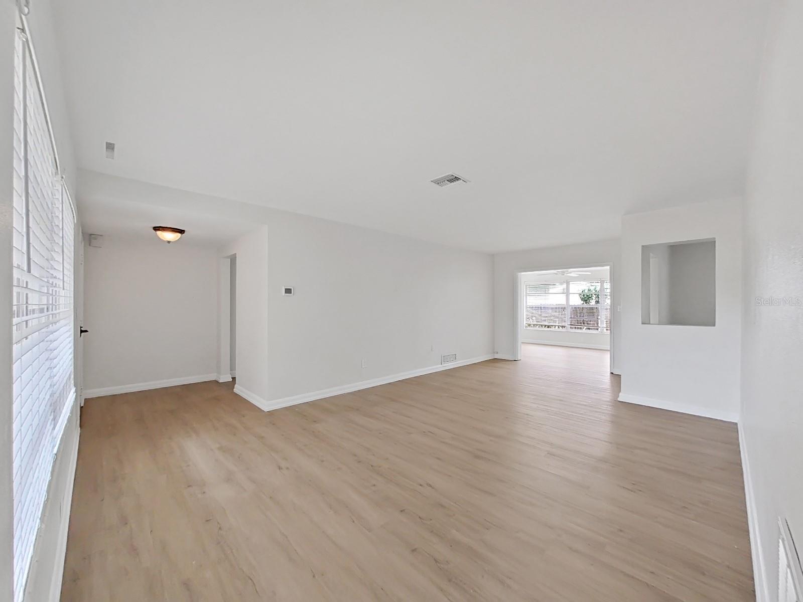 1701 LAURIE LANE