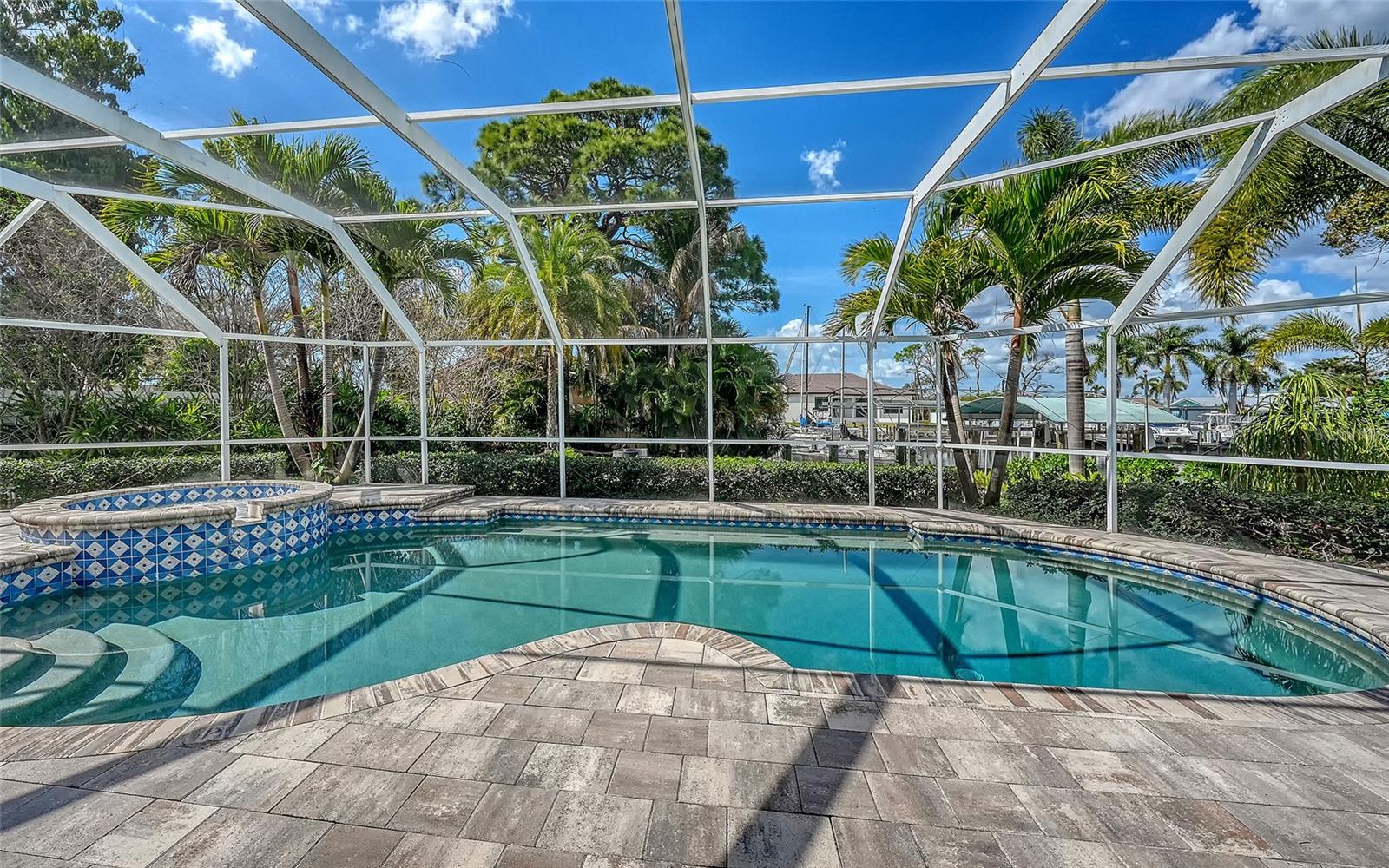 NORTH ISLES - Residential