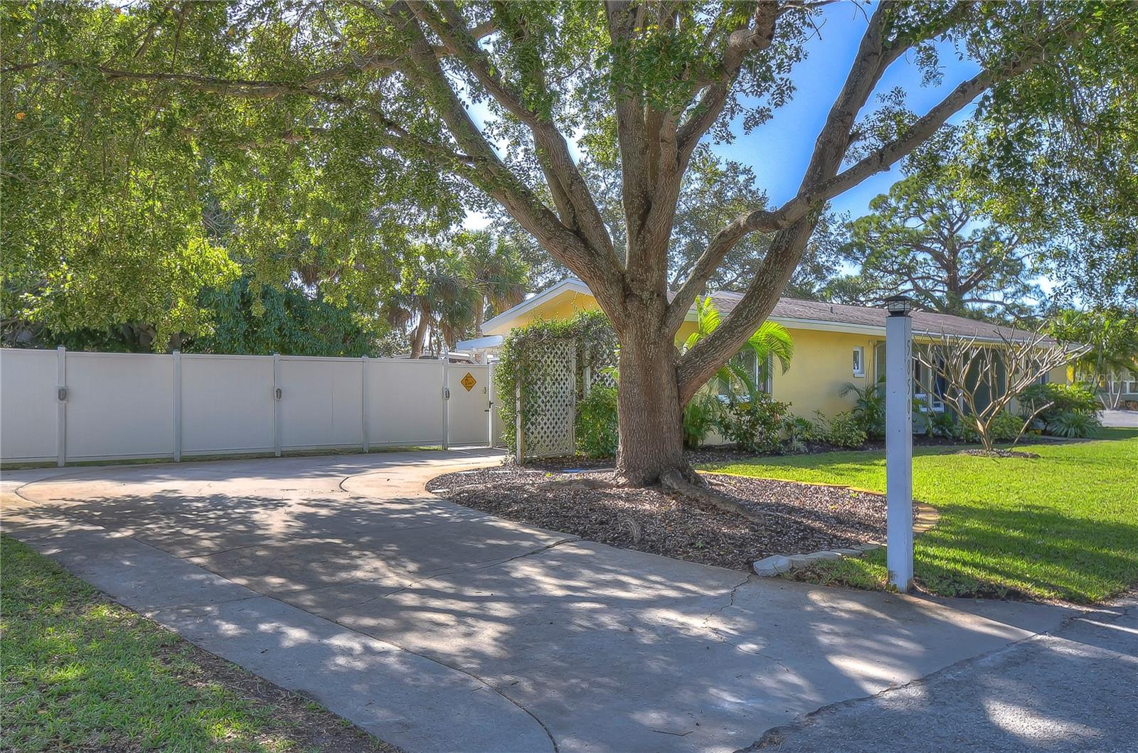 BAY VIEW PARK SEC P - Residential Lease