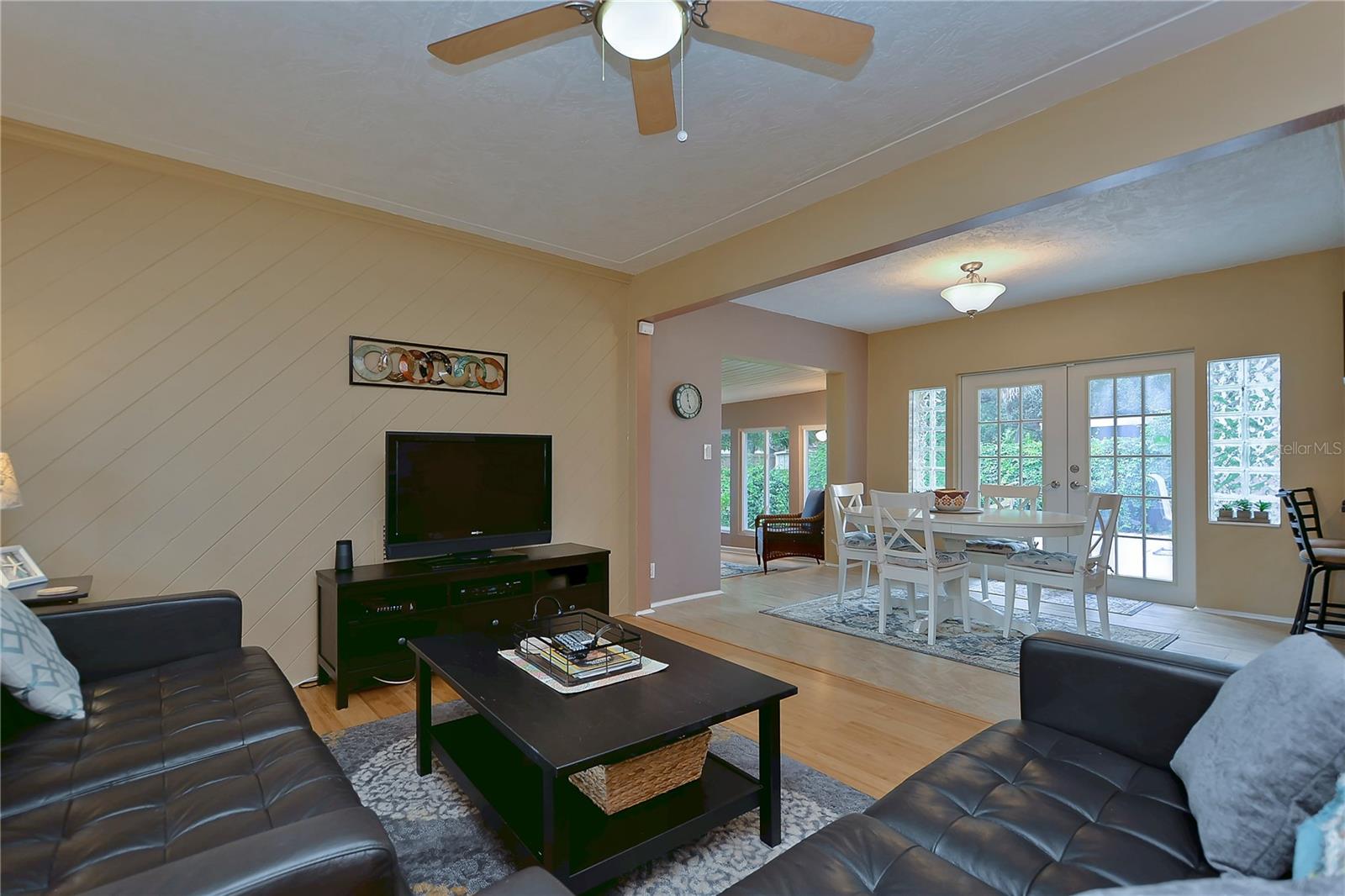 BAY VIEW PARK SEC P - Residential Lease