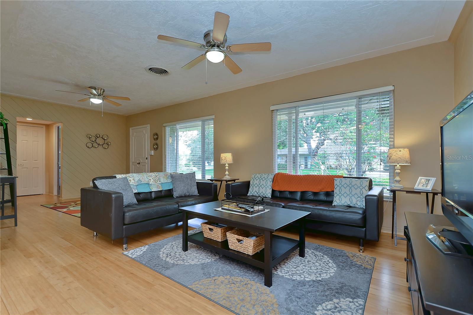 BAY VIEW PARK SEC P - Residential Lease