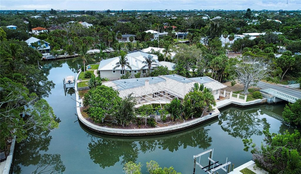 Photo of 4839 Primrose Path, Sarasota, FL 34242 (MLS # A4671337)