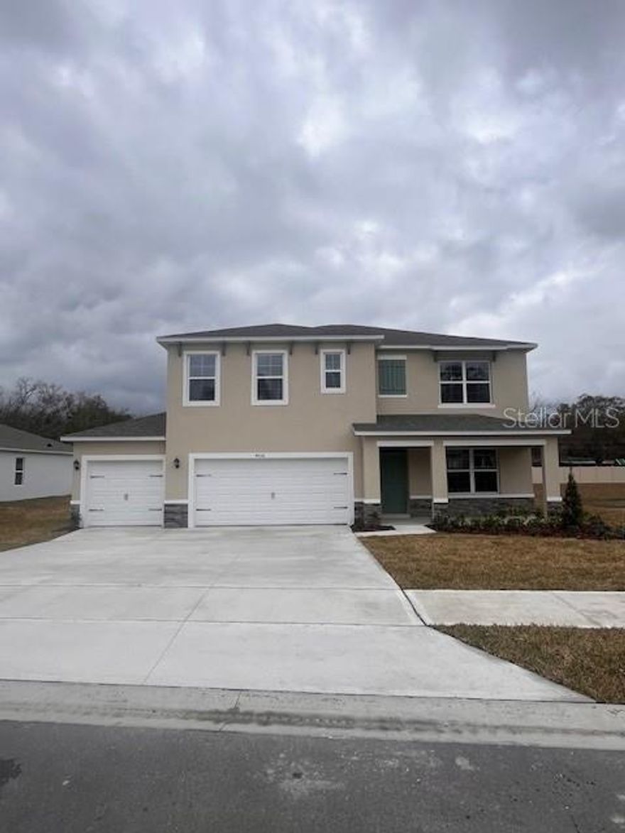 Under Construction. The Hayden floorplan offers 5 bedrooms, 3 bathrooms, 2,601 sq ft, and a 2-car garage. Features include a flex room, kitchen with island, quartz countertops, stainless steel appliances, and a walk-in pantry. One bedroom is on the first floor for privacy. The second floor has the primary bedroom with en suite, three additional bedrooms, a second living area, and smart home technology. Contact for more details.


*Photos are of similar model but not that of exact house. Pictures, photographs, colors, features, and sizes are for illustration purposes only and will vary from the homes as built. Home and community information including pricing, included features, terms, availability and amenities are subject to change and prior sale at any time without notice or obligation. Please note that no representations or warranties are made regarding school districts or school assignments; you should conduct your own investigation regarding current and future schools and school boundaries.*