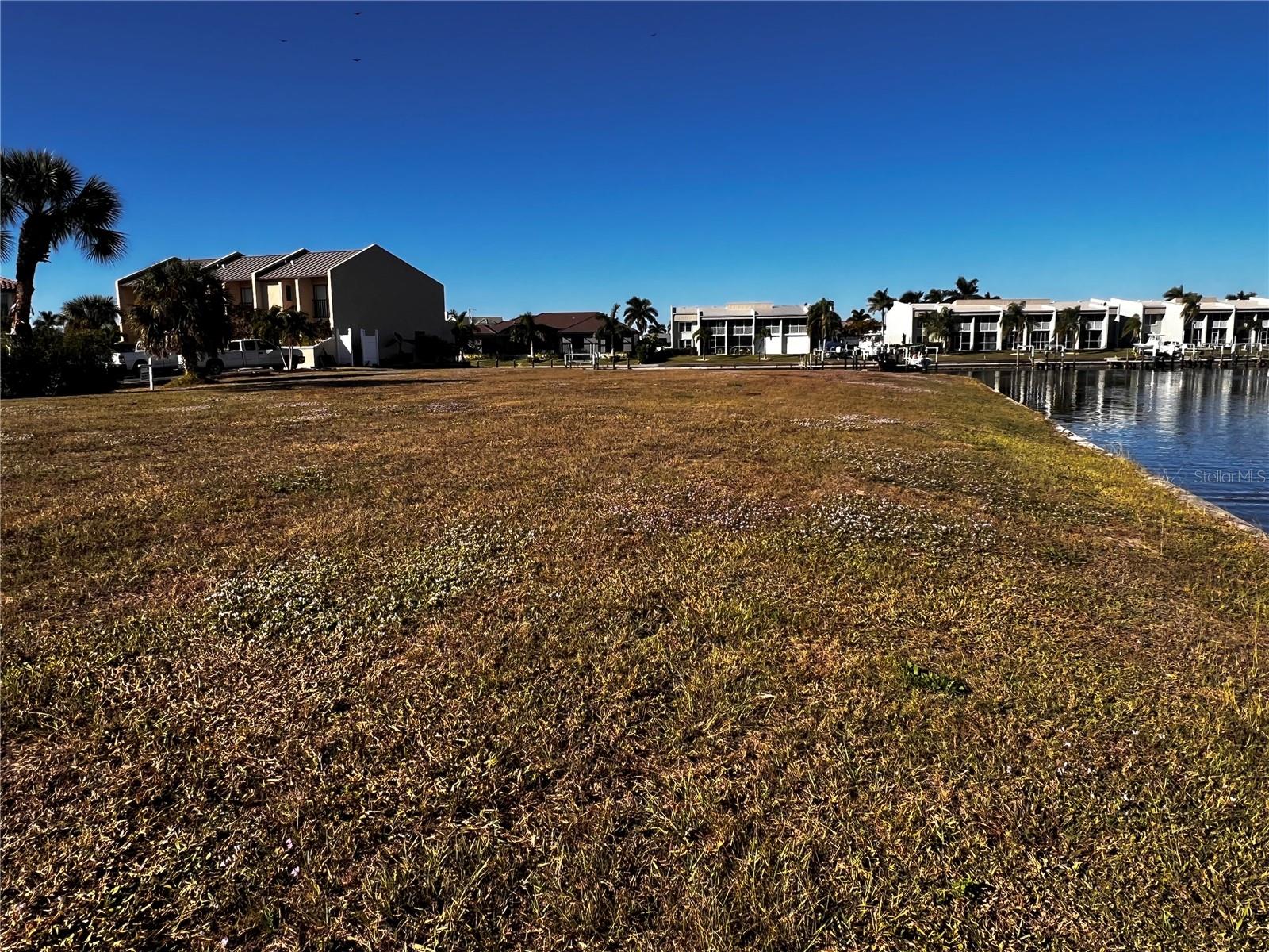 PUNTA GORDA ISLES SEC 07 - Land