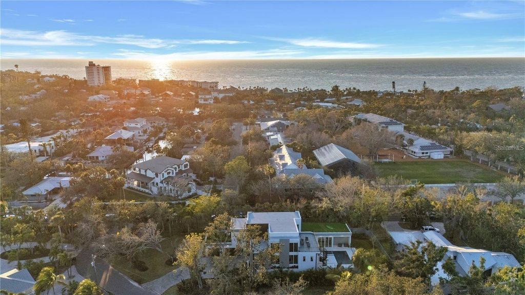 Photo of 603 Tremont Street, Sarasota, FL 34242 (MLS # A4677510)