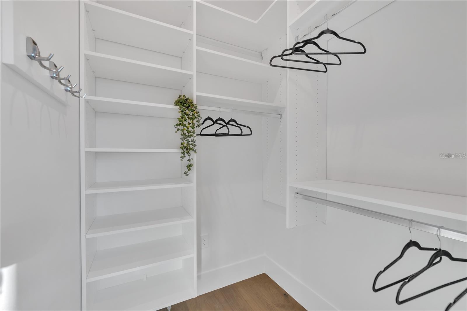 WATERSIDE-WOOD SIESTAS BAYSID - Residential