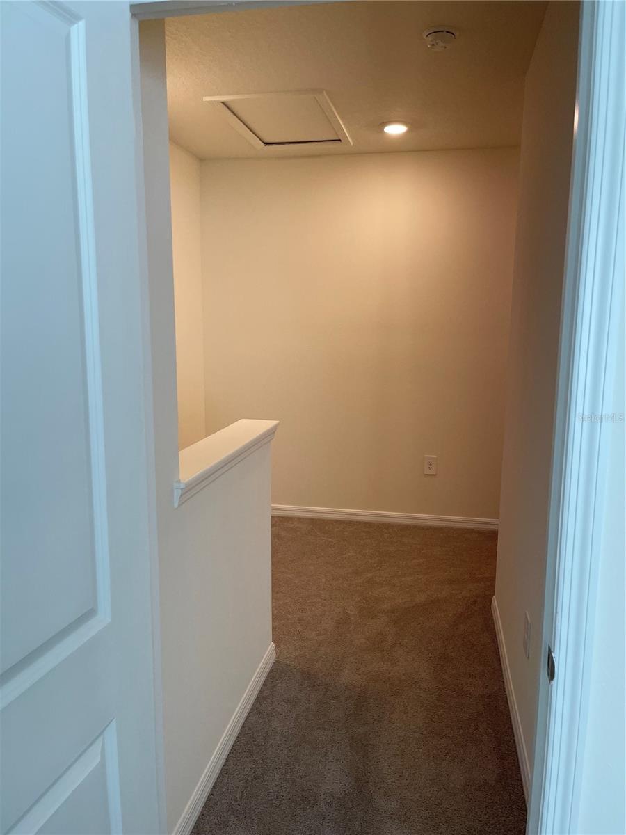 PROMENADE EAST - Residential Lease