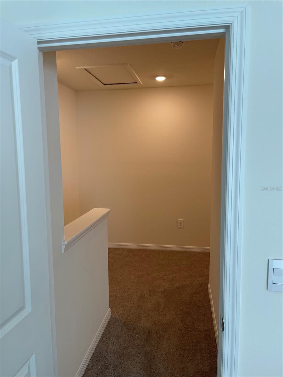 PROMENADE EAST - Residential Lease