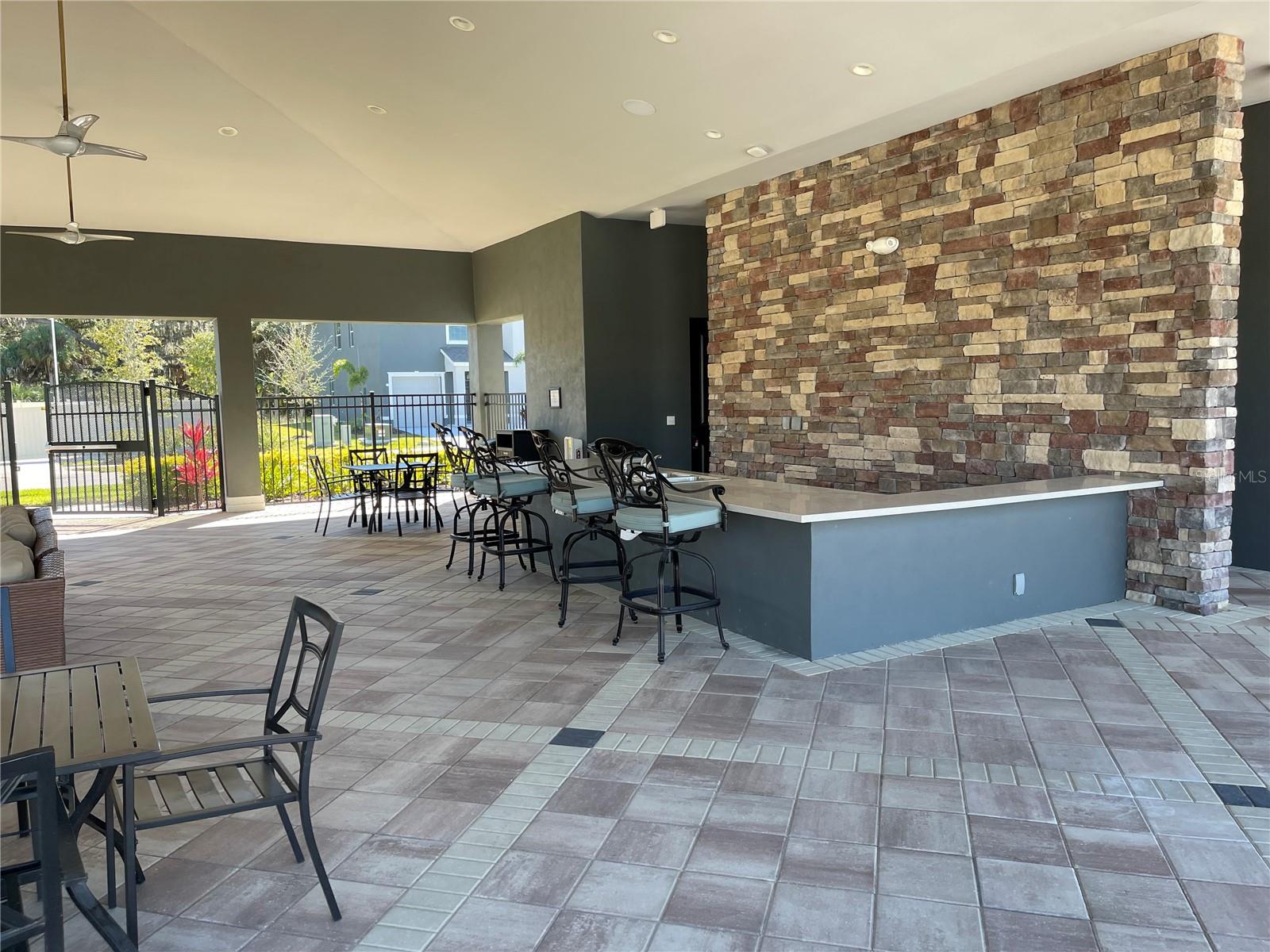 PROMENADE EAST - Residential Lease