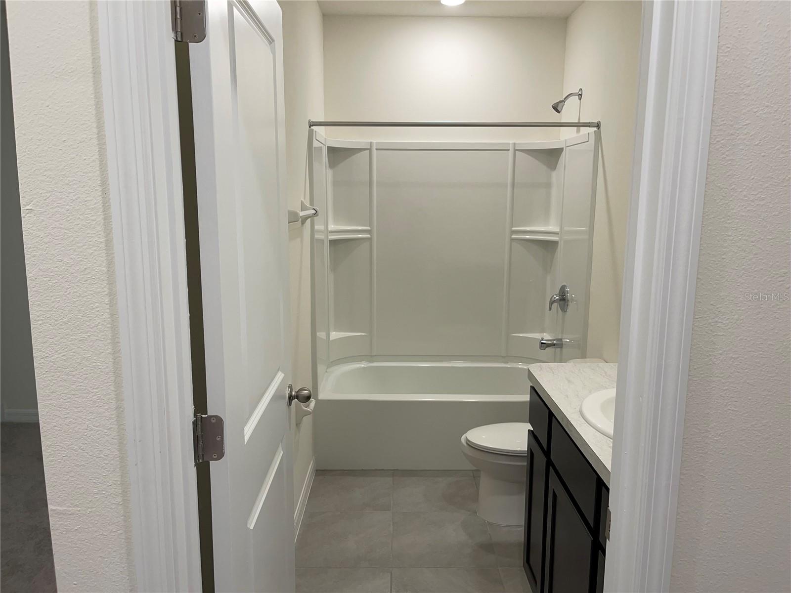 PROMENADE EAST - Residential Lease