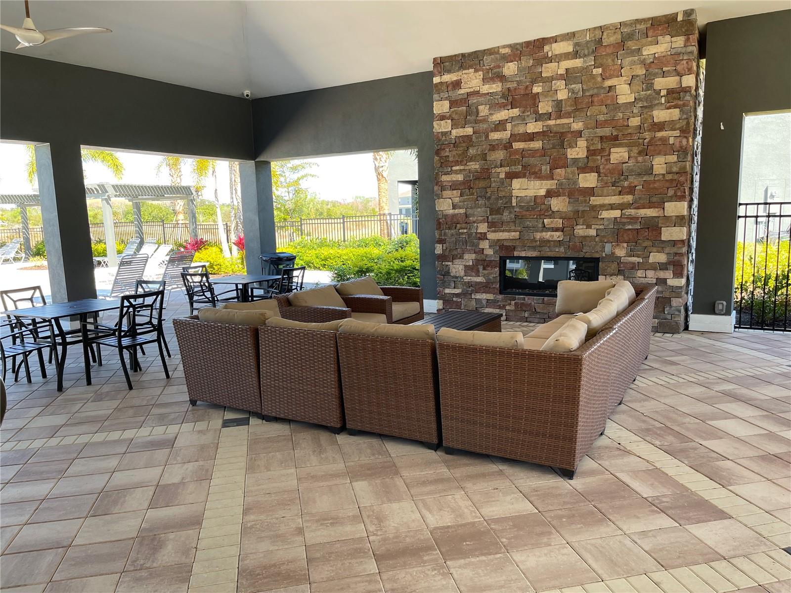 PROMENADE EAST - Residential Lease