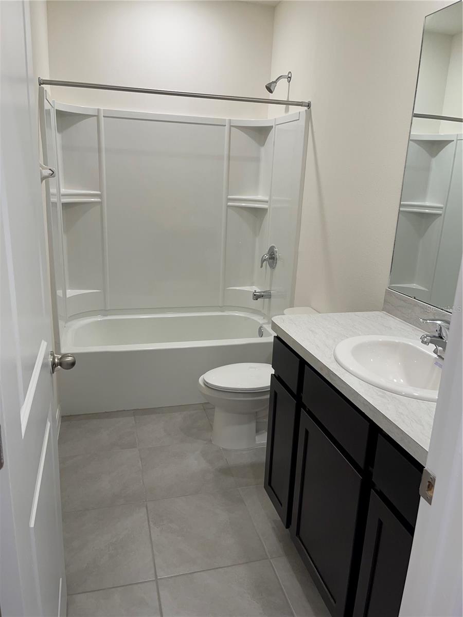 PROMENADE EAST - Residential Lease