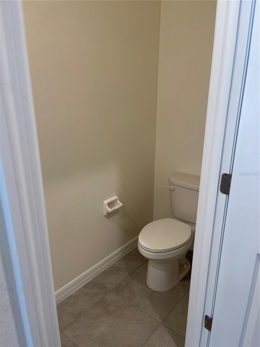 PROMENADE EAST - Residential Lease