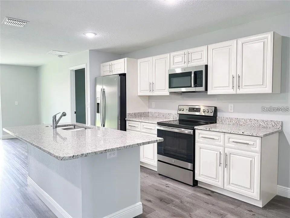 SILVER SPGS SHORES UN 9 - Residential Lease