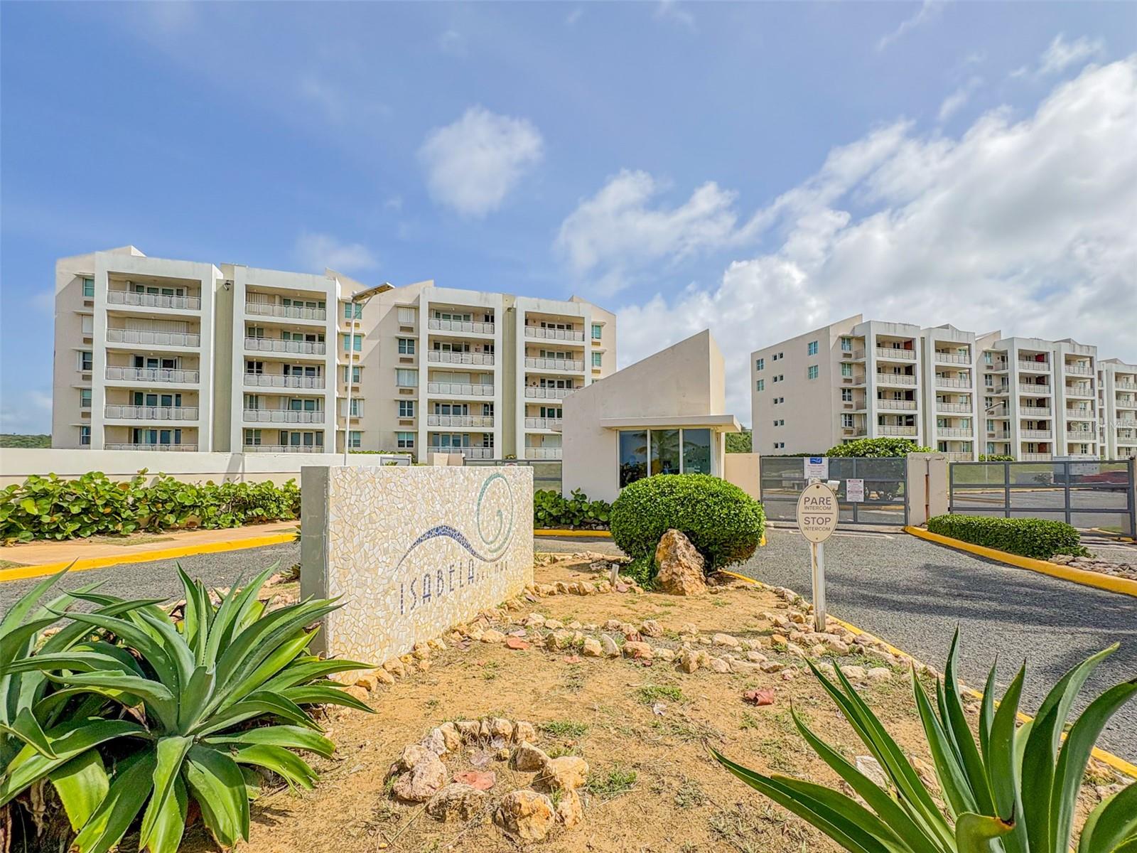 Isabela del Mar sits at the end of Francisco Camacho Street, with beach access. On the 4th floor, this 1,458 sq ft unit enjoys a constant ocean view. Open kitchen to the living/dining area, comfortable bedrooms, and a large balcony with a storage closet and utility sink—practical and convenient. The community offers security with controlled access, a clubhouse with pool, gym, basketball and tennis courts, and recreational areas. Close to restaurants and minutes from Royal Isabela. A solid choice to live or invest on Puerto Rico’s northwest coast.