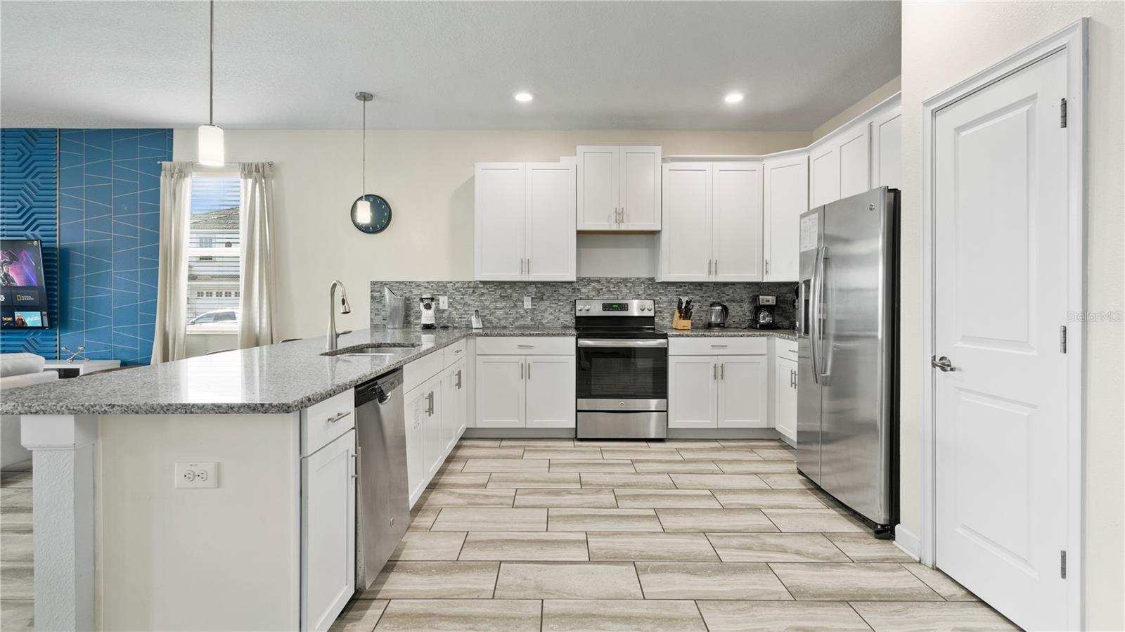 STONEYBROOK SOUTH PH I-1 & J-1 - Residential Lease