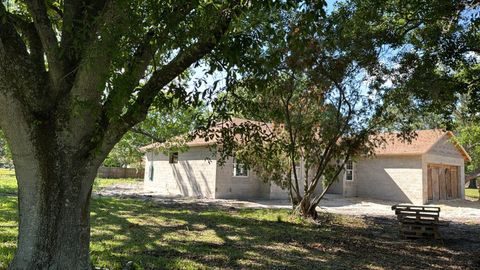 A home in BARTOW