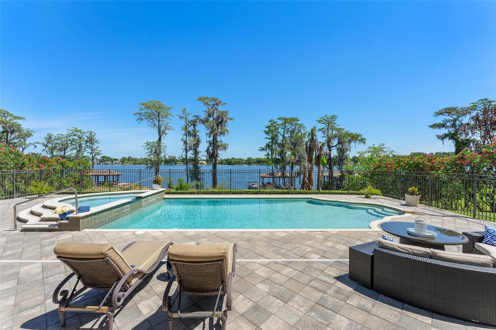 LAKES WINDERMERE PH 01 49 108 - Residential