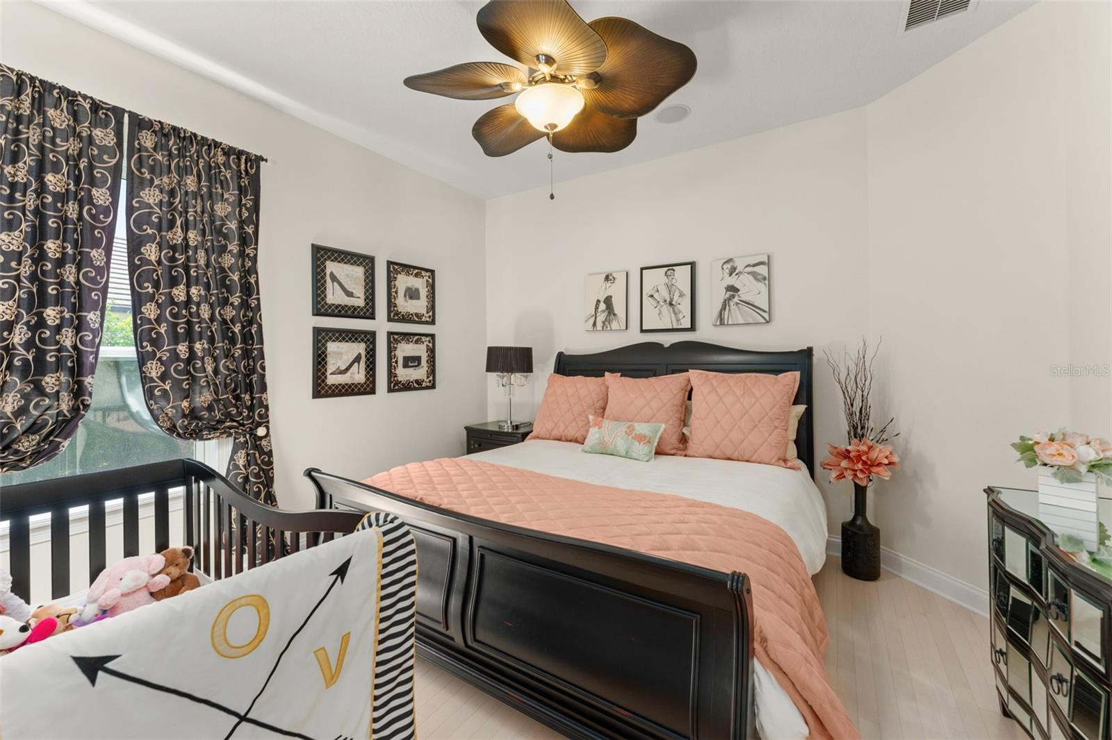 LAKES WINDERMERE PH 01 49 108 - Residential