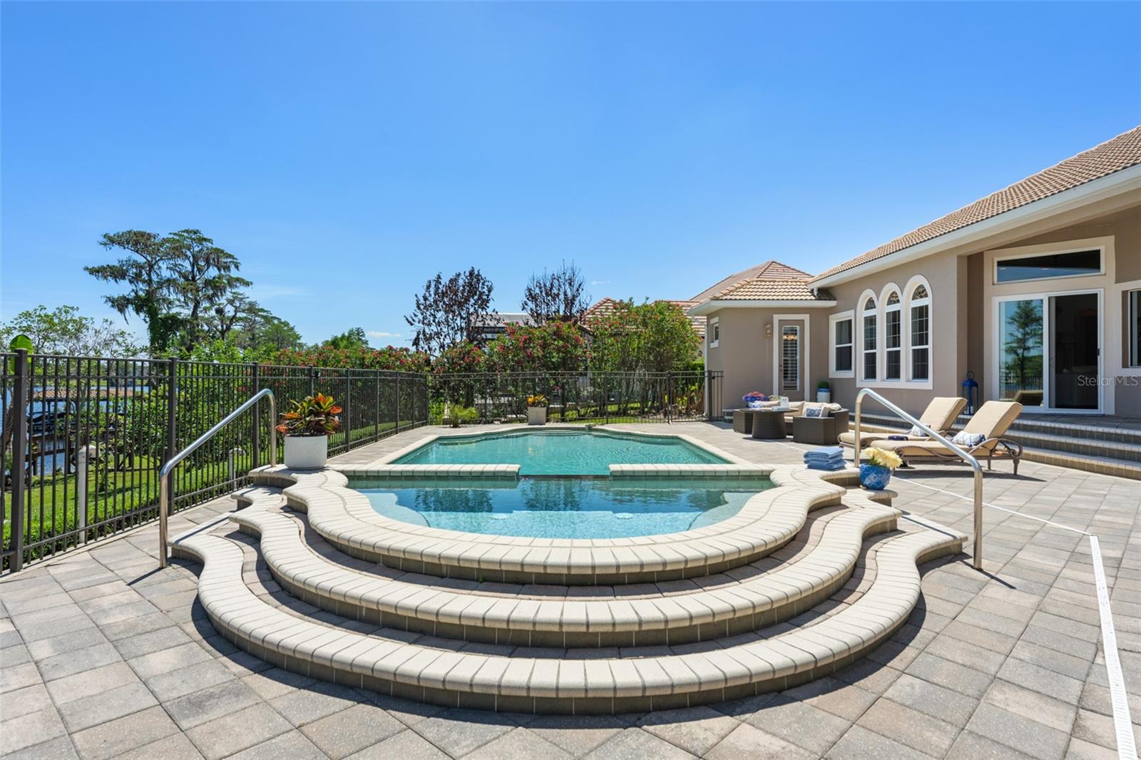 LAKES WINDERMERE PH 01 49 108 - Residential