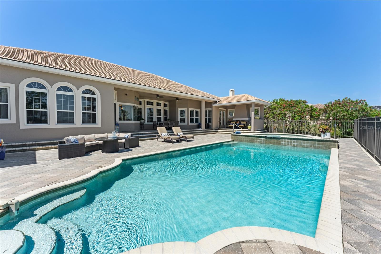 LAKES WINDERMERE PH 01 49 108 - Residential