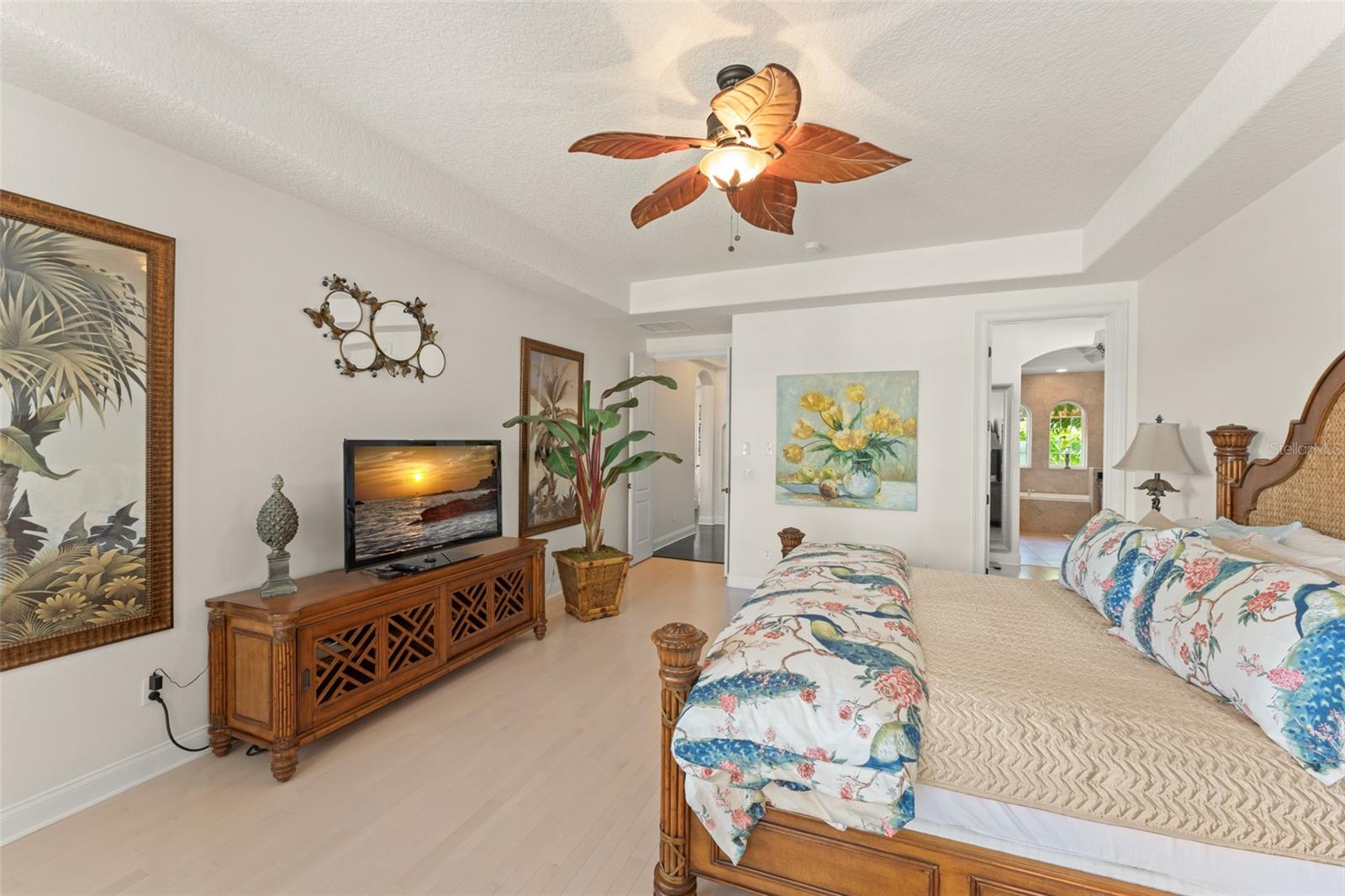 LAKES WINDERMERE PH 01 49 108 - Residential