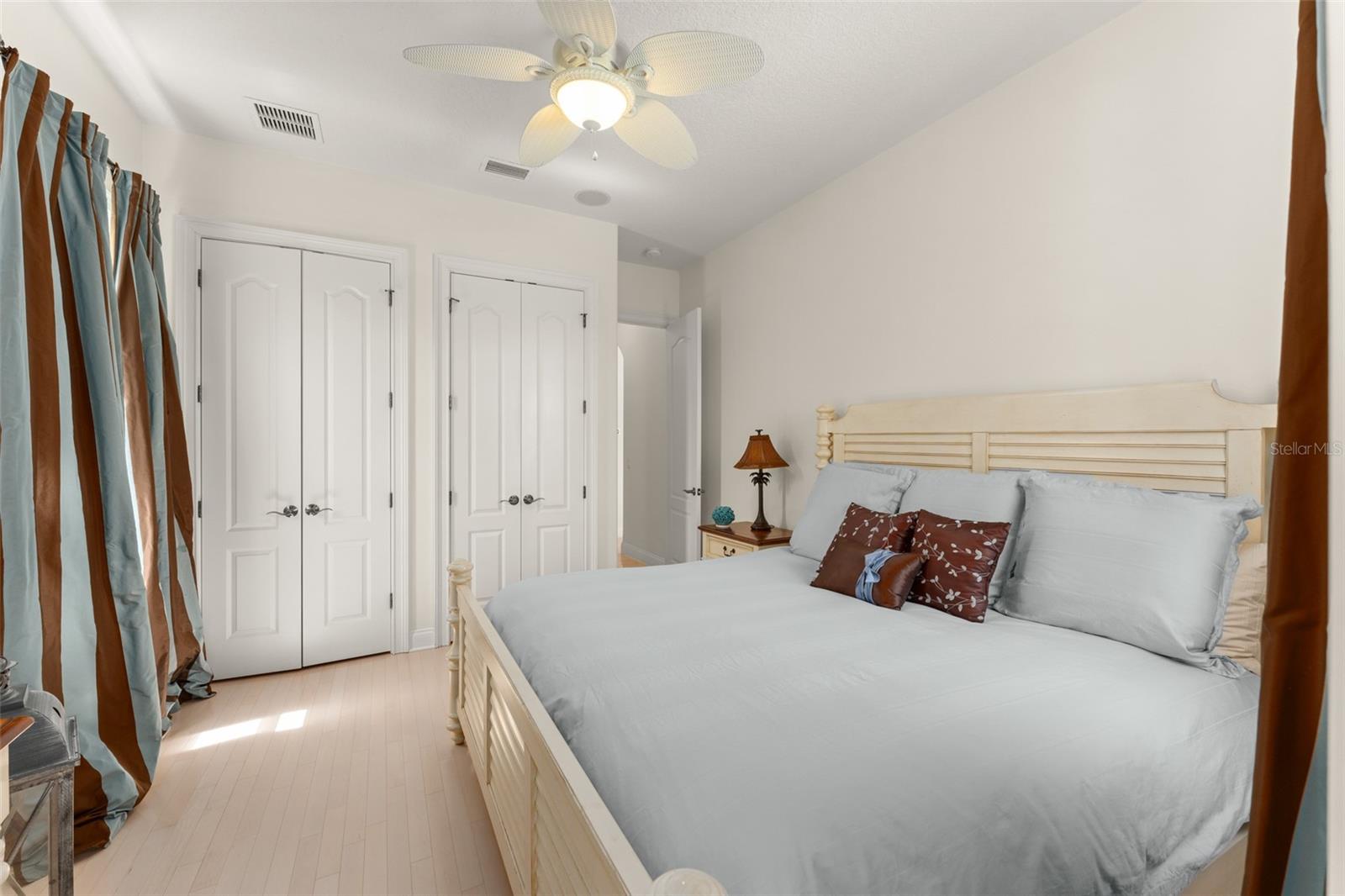 LAKES WINDERMERE PH 01 49 108 - Residential