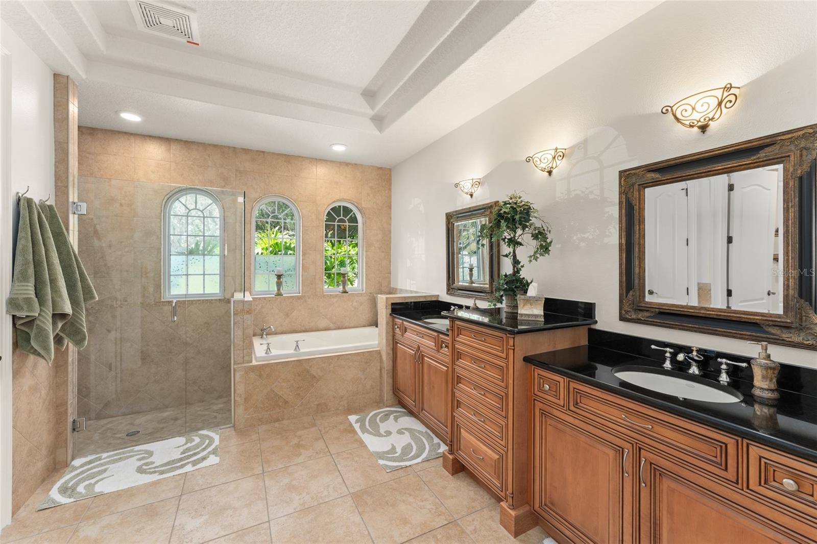 LAKES WINDERMERE PH 01 49 108 - Residential