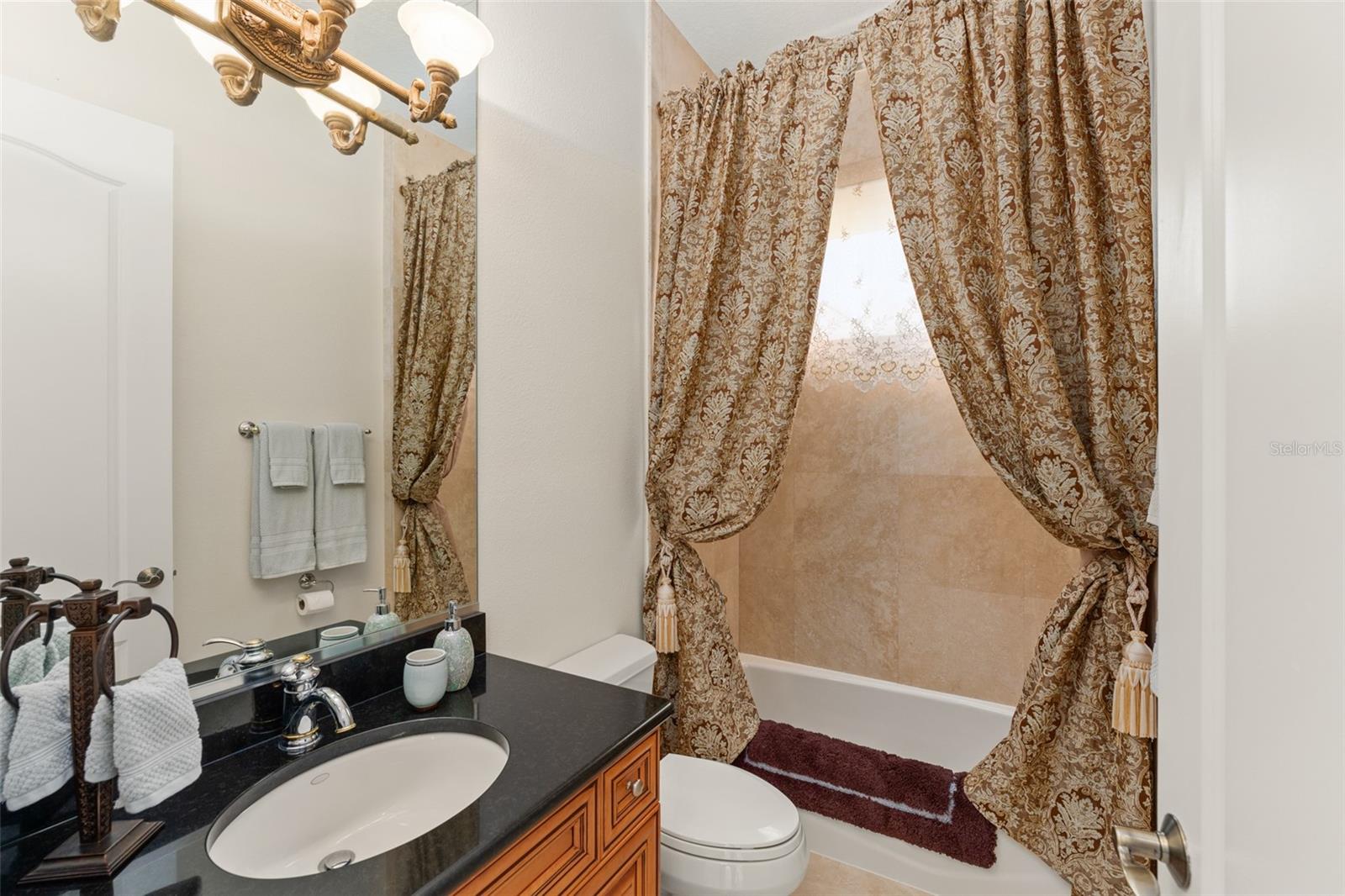 LAKES WINDERMERE PH 01 49 108 - Residential