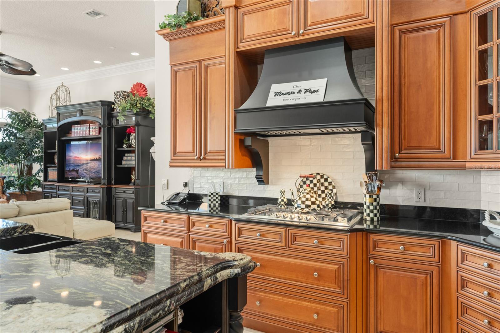 LAKES WINDERMERE PH 01 49 108 - Residential