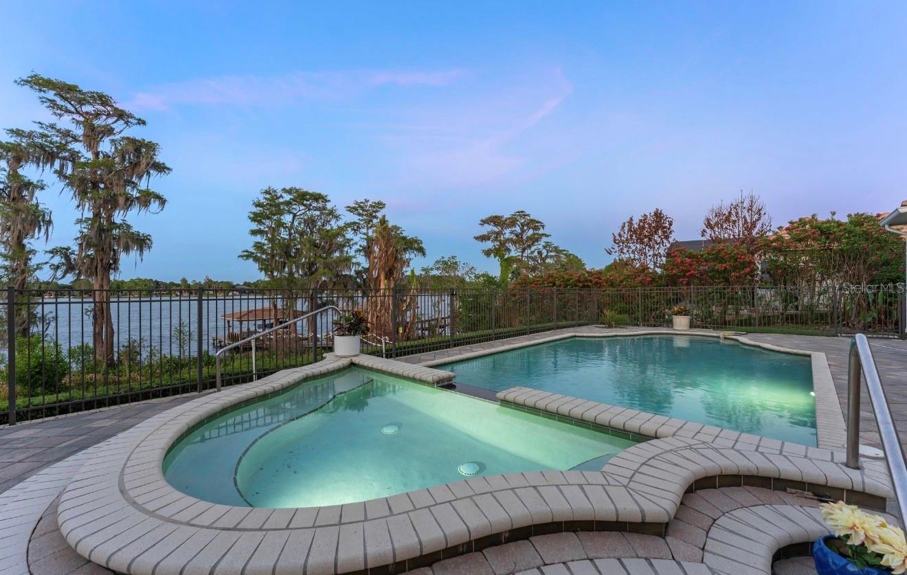 LAKES WINDERMERE PH 01 49 108 - Residential