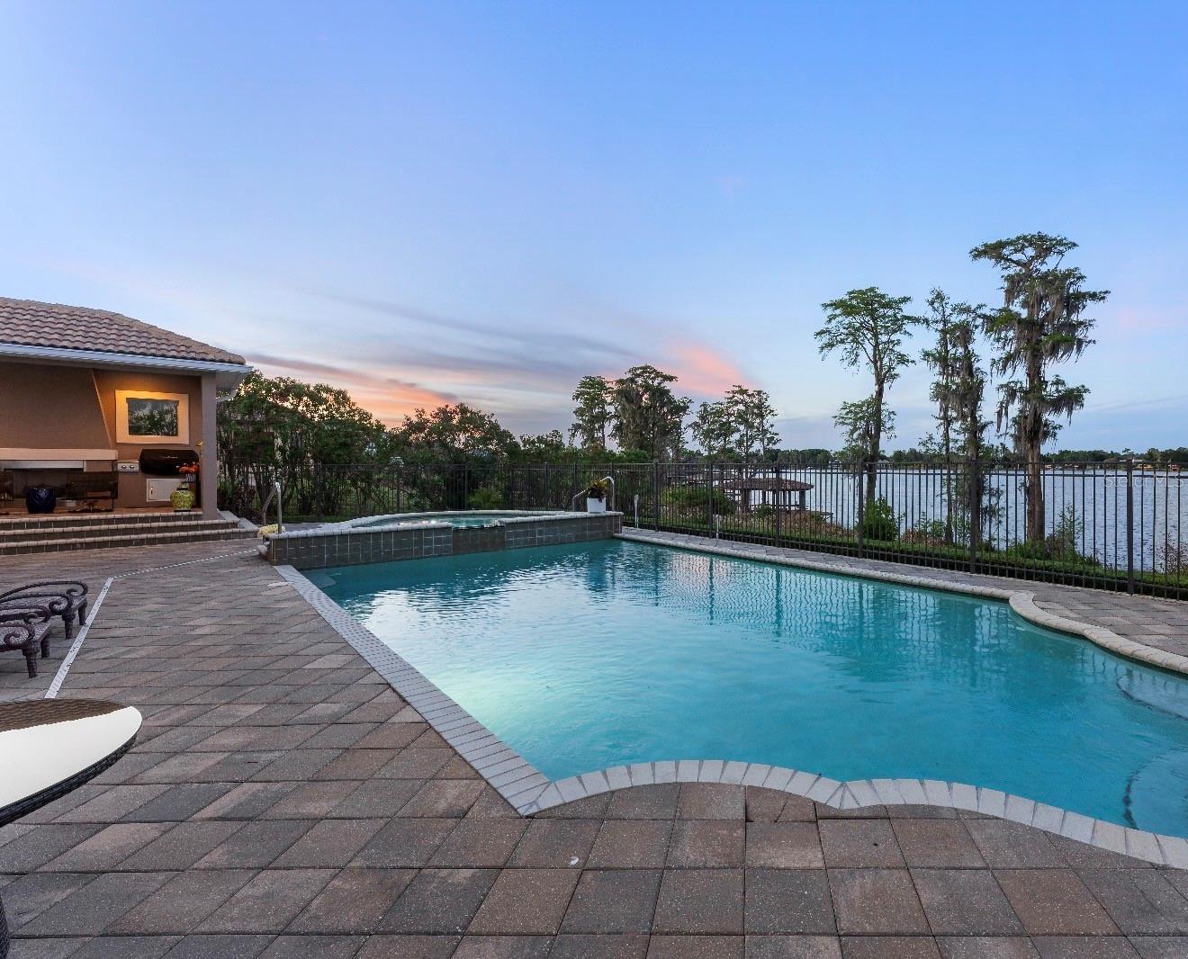 LAKES WINDERMERE PH 01 49 108 - Residential