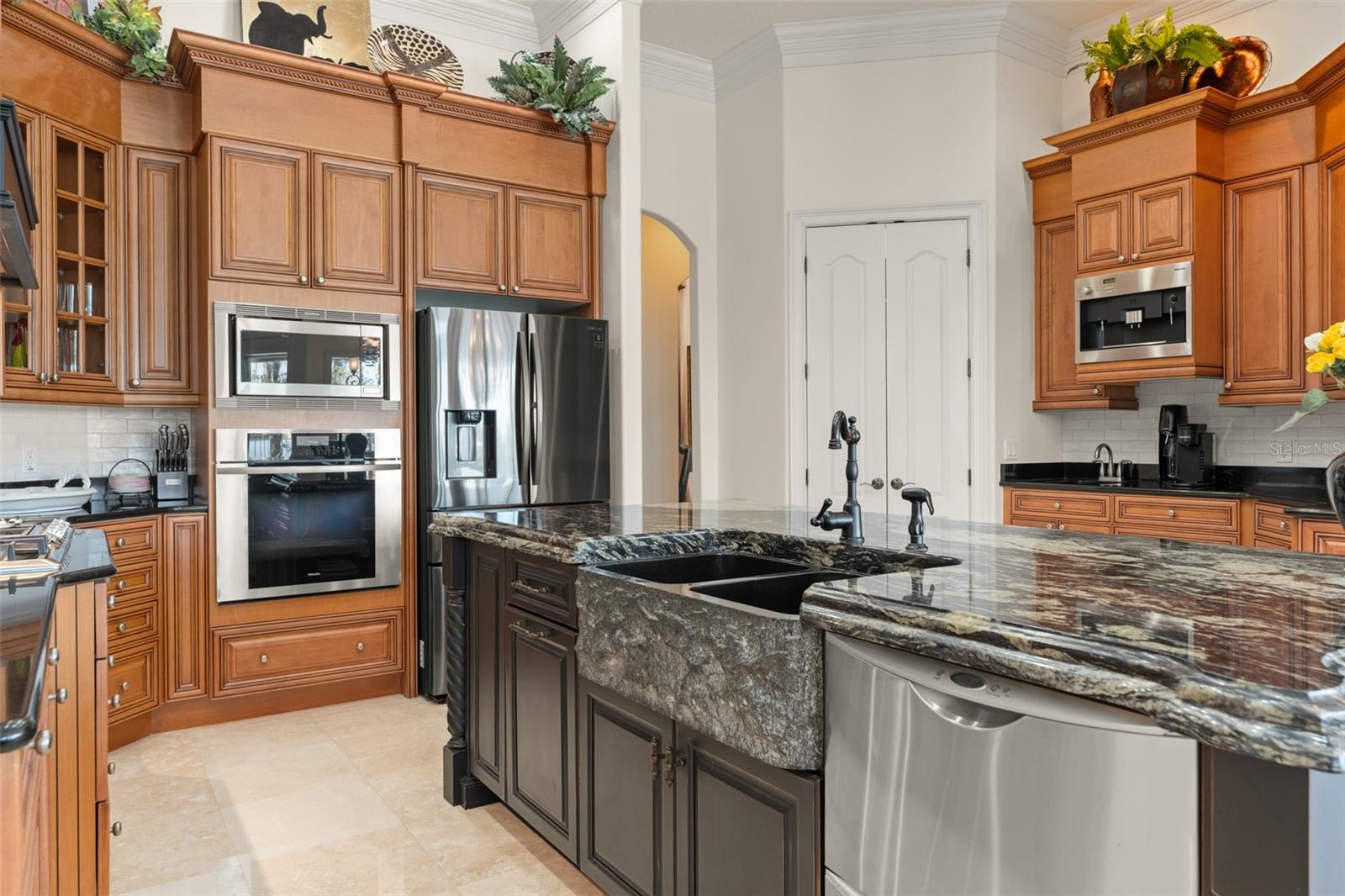 LAKES WINDERMERE PH 01 49 108 - Residential
