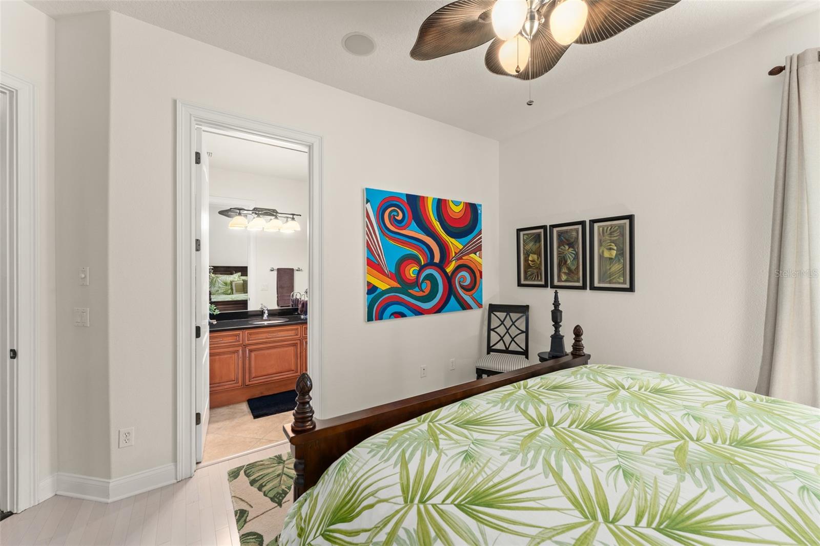 LAKES WINDERMERE PH 01 49 108 - Residential