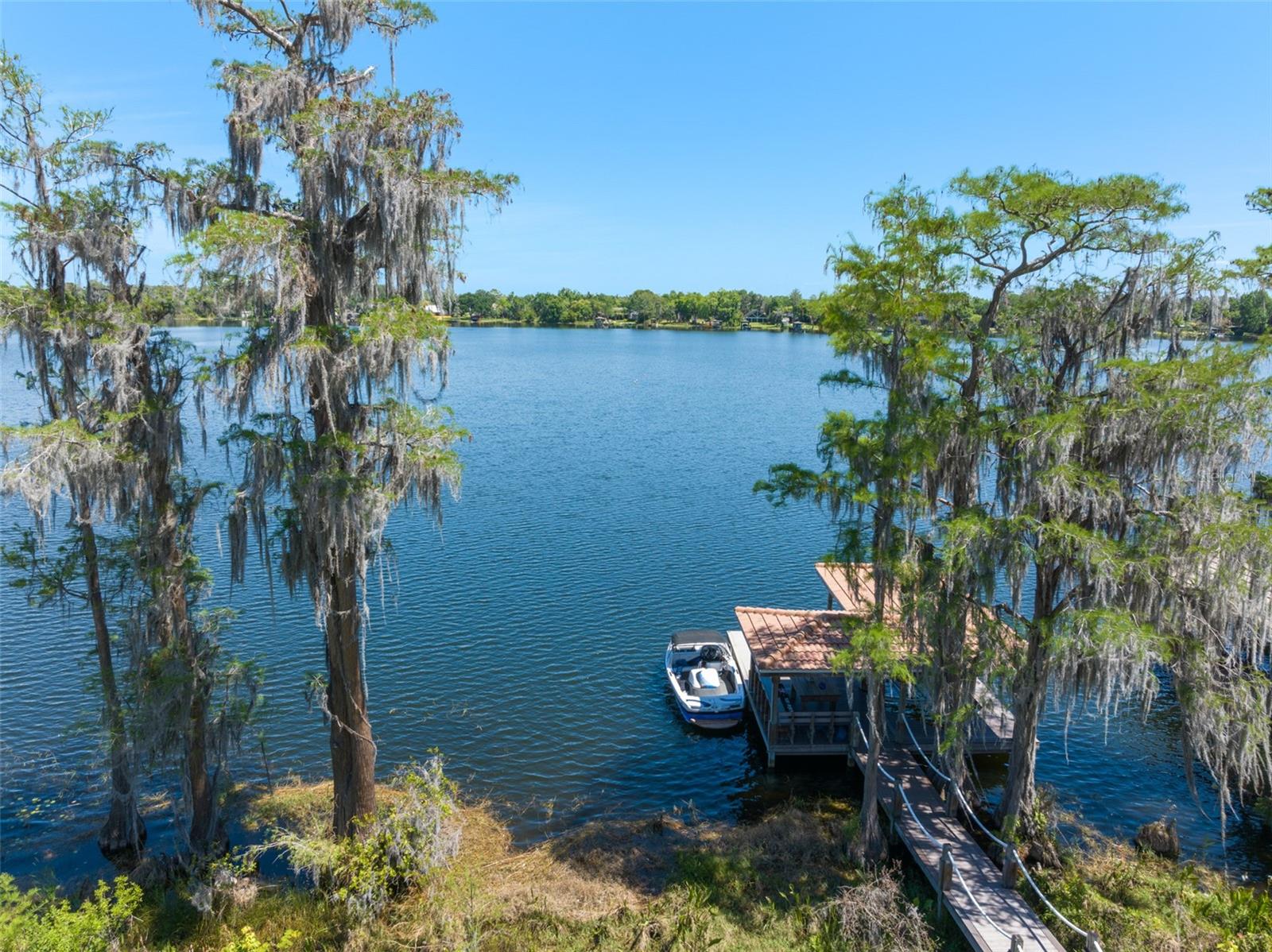 LAKES WINDERMERE PH 01 49 108 - Residential