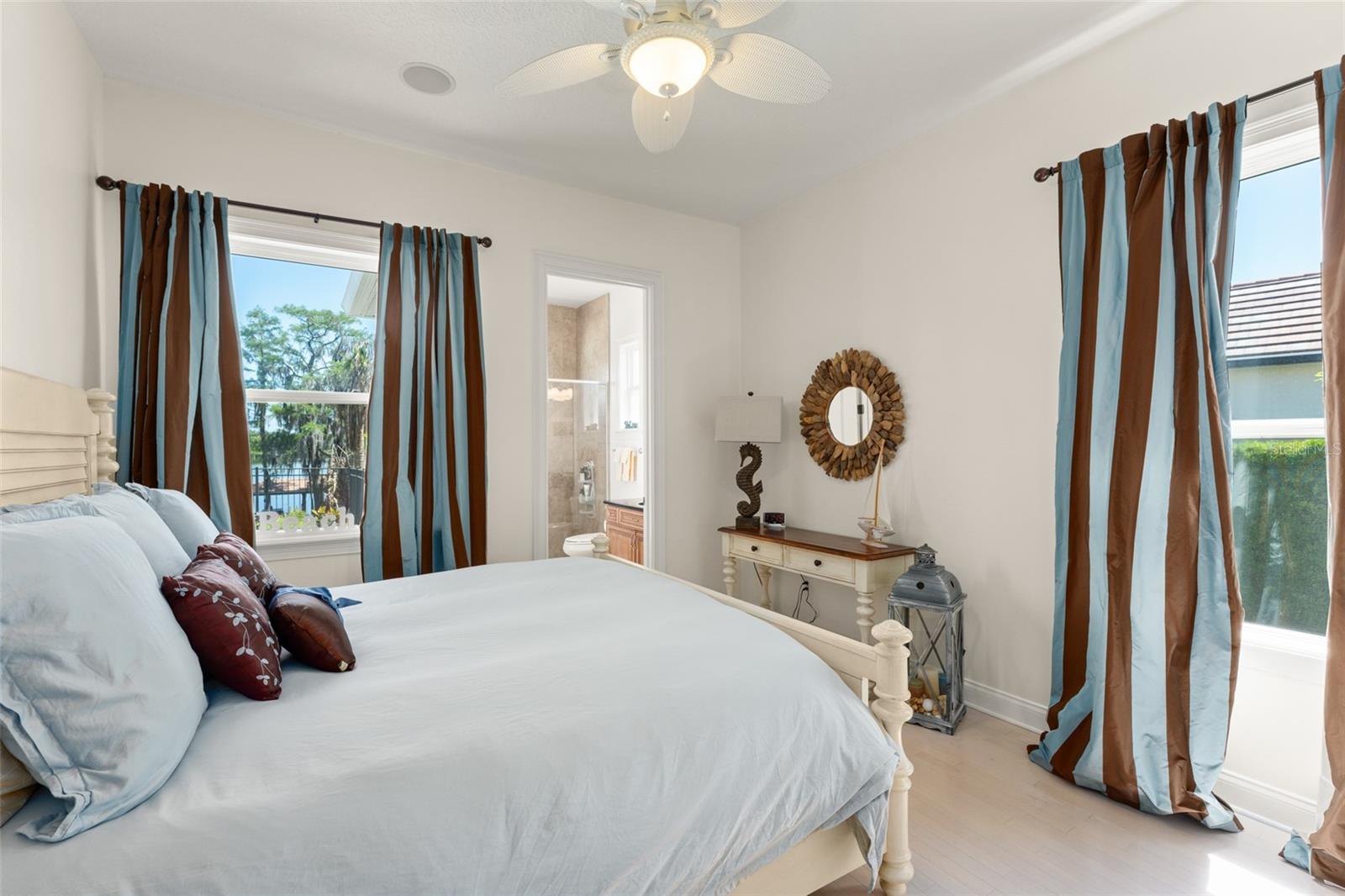LAKES WINDERMERE PH 01 49 108 - Residential