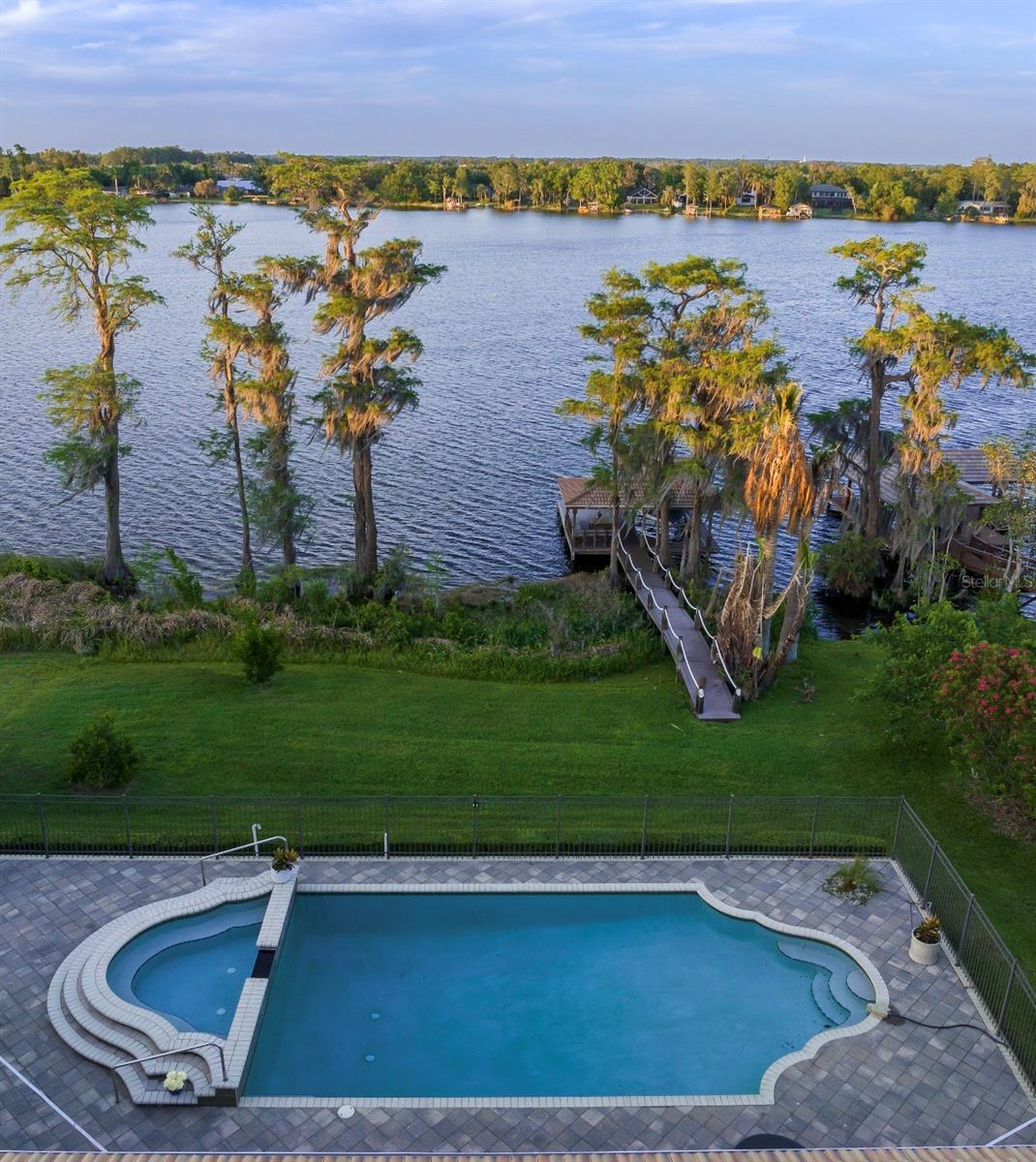 LAKES WINDERMERE PH 01 49 108 - Residential