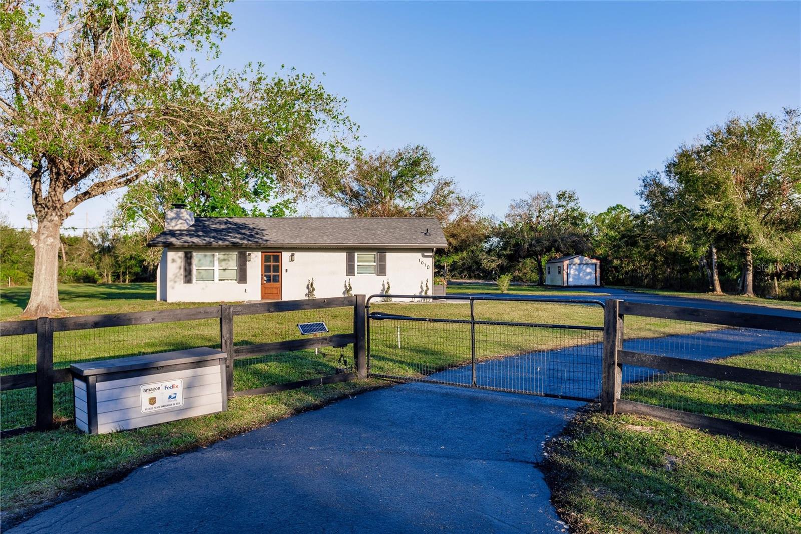 1010 ROBINHOOD DRIVE