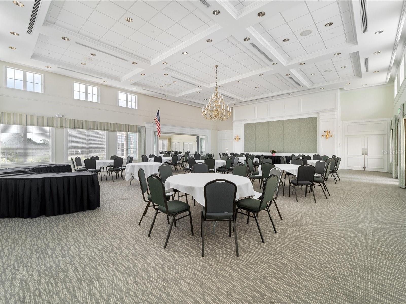 PELICAN POINTE GOLF & COUNTRY CLUB - Residential
